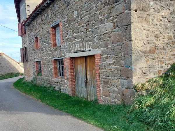 Grange 2 pièces 150 m²