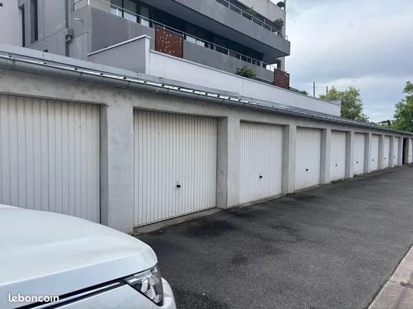 Garage à louer