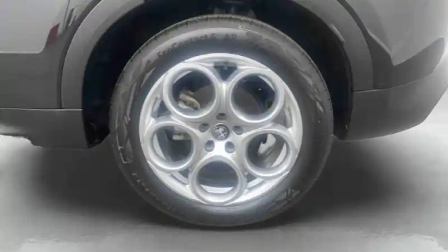 Alfa Romeo Tonale 1.5 hybrid 130 ch tct7 — photo 14