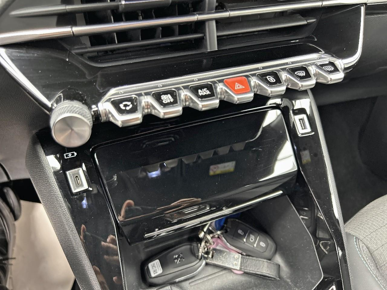 Peugeot 2008 puretech 130 s&s eat8 allure pack — photo 29