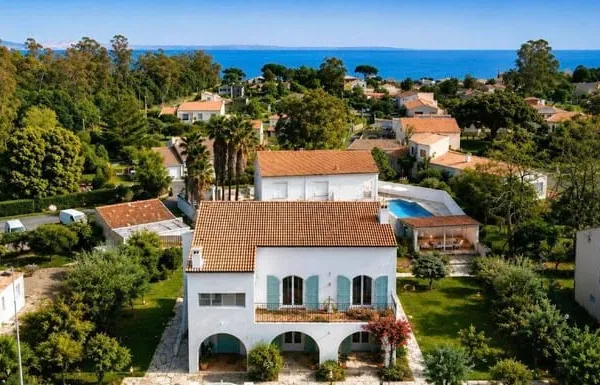 Maison 7 pièces 223 m²