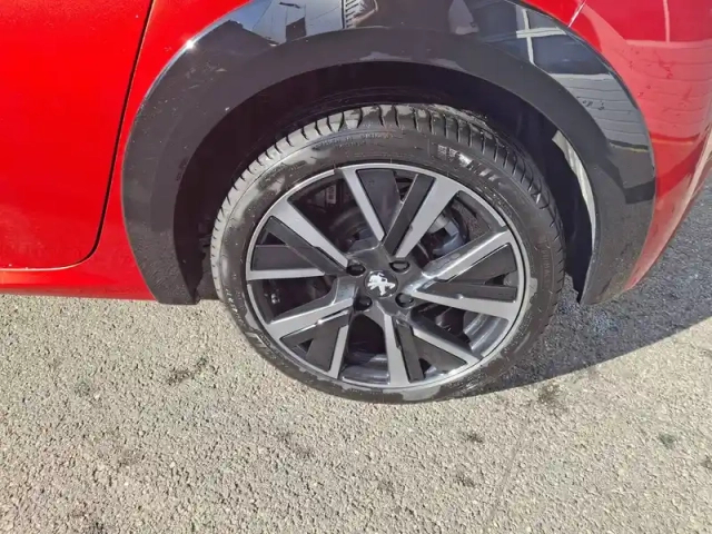 Peugeot 208 puretech 100 s&amp;s eat8 — photo 9