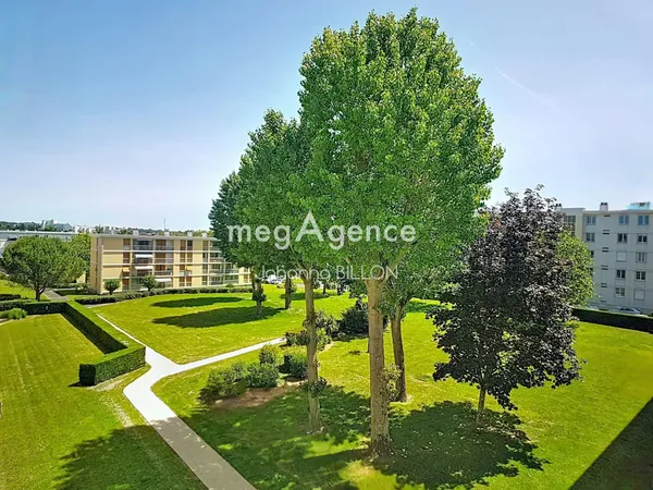T3 lumineux de 57 m², proche de toutes commodités, avec cave et balcon !