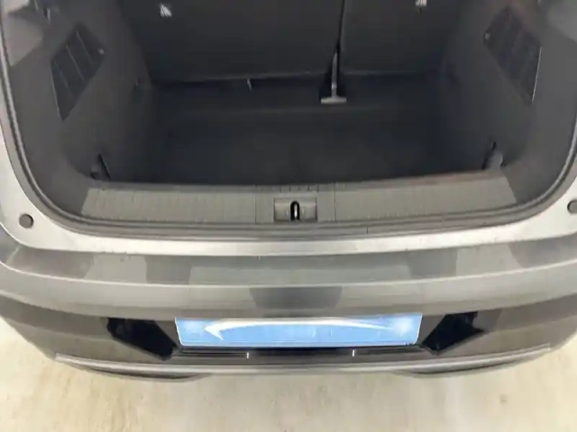 Renault Megane e-tech ev40 130ch standard charge — photo 44