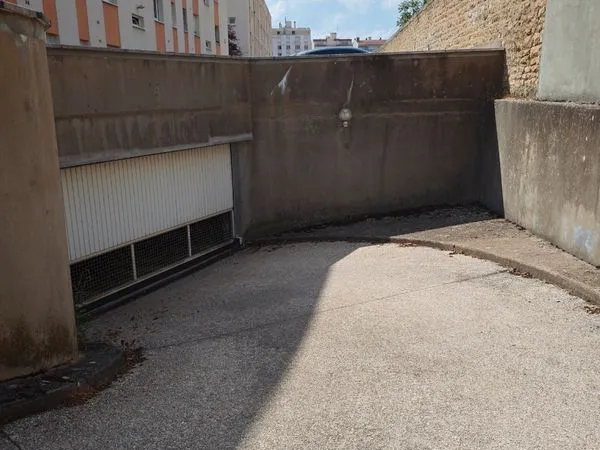 Garage fermé