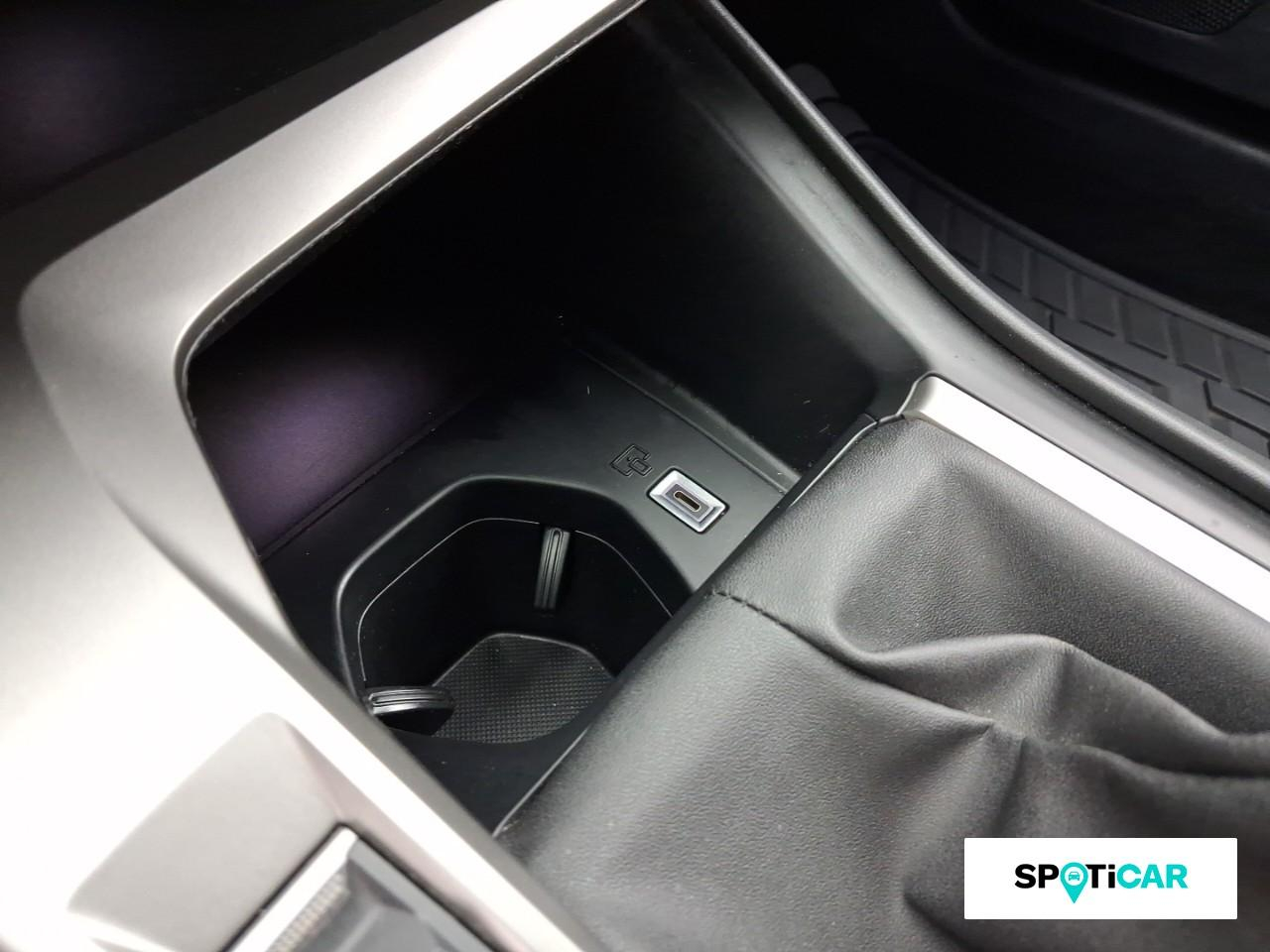 Peugeot 308 1.2 puretech 130ch s&s allure pack — photo 17