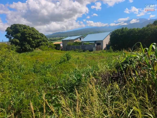 Terrain constructible 501 m² - La Rivière Saint-Louis - 139 000 €