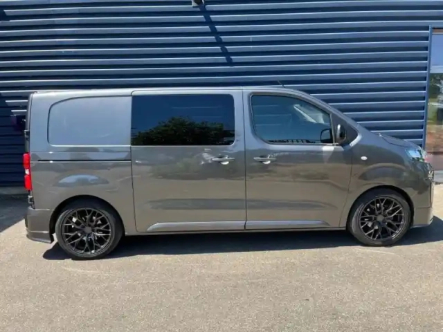 Opel Vivaro fg m 2.0 bluehdi 180ch s&amp;s pack business eat8 — photo 3