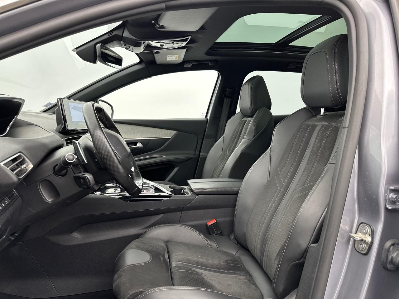Peugeot 3008 puretech 130ch s&s eat8 gt pack — photo 9