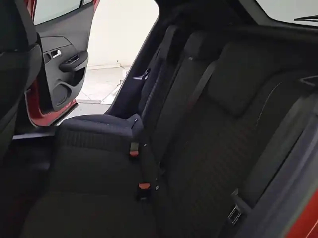 Peugeot 2008 puretech 100 s&amp;s bvm6 — photo 12