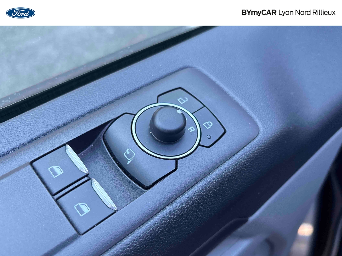 Ford Tourneo Custom 320 L2H1 2.0 EcoBlue 150 ch — photo 23