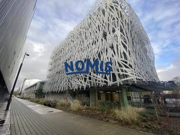 Bureaux 643 m²