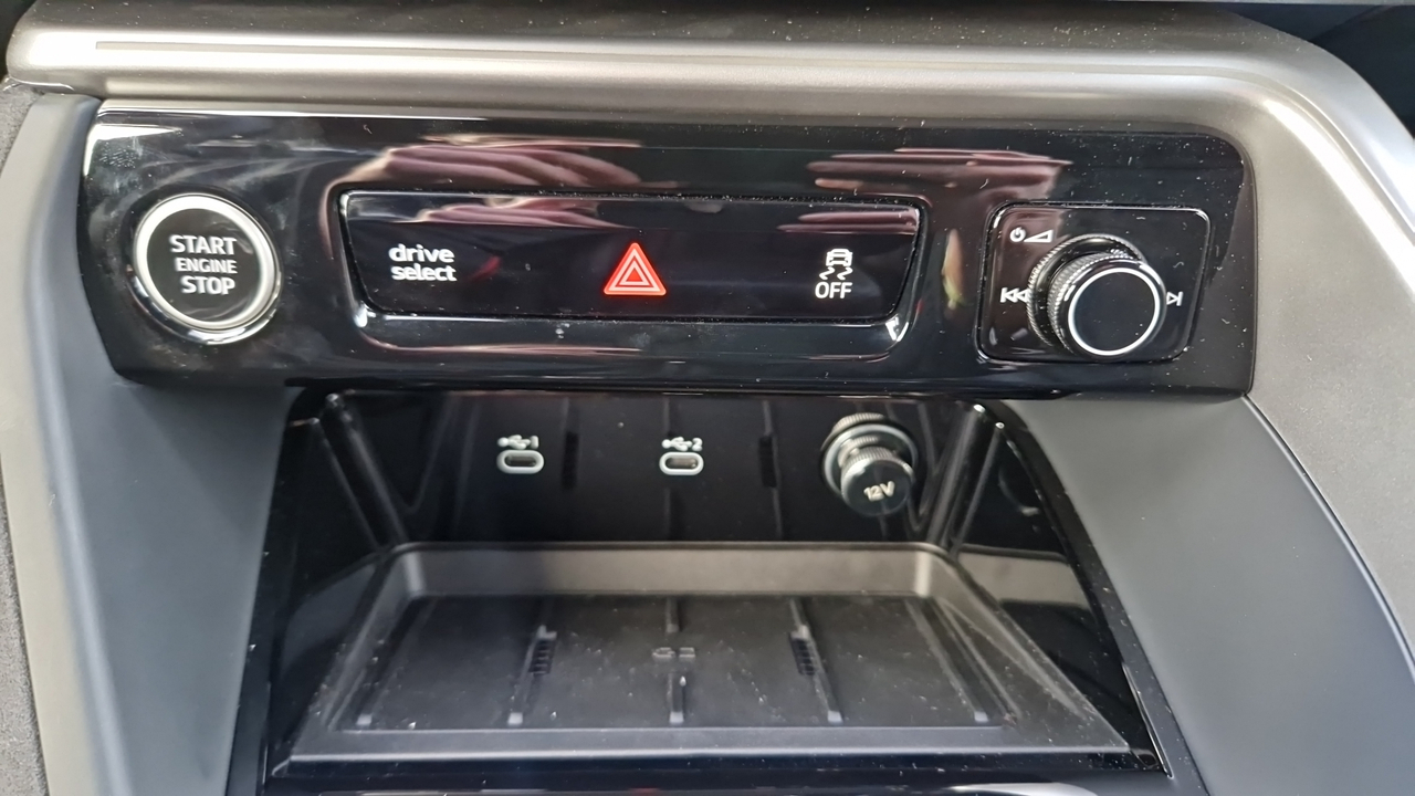 Audi Q5 TFSI 204 ch Hybride S tronic 7 Quattro — photo 25