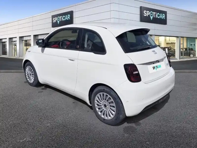Fiat 500 3+1 e 118ch (red) my25 — photo 7
