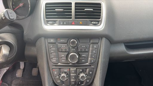 Opel Meriva 1.4 Twinport 120 - Cosmo – 2016 – 110148 km – Essence – Boîte Manuelle — photo 19