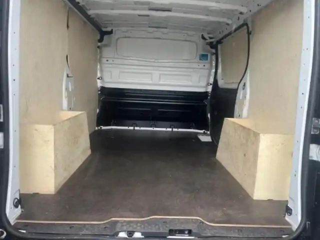 Renault Trafic fg l1h1 2t8 2.0 blue dci 130ch advance -24 — photo 9