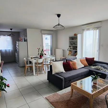 Grand T3 lumineux de 75 m², proche GRATTE-CIEL (Villeurbanne)