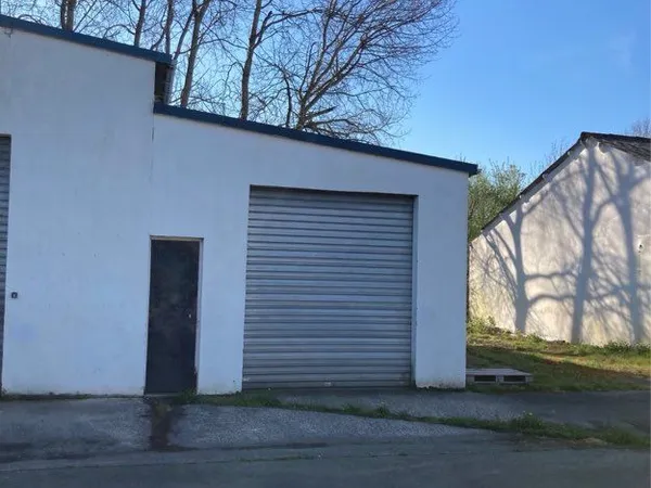 Local de stockage / atelier 55m2- Saint-Denis-de-Gâtine - 200 /mois