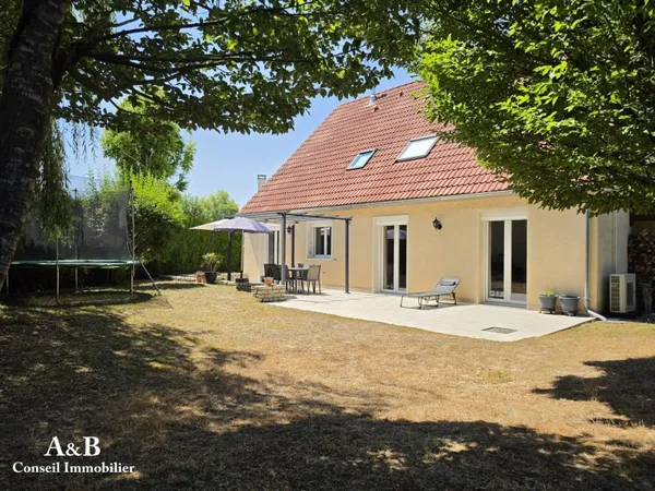 Saint-André-les-Vergers, maison type six en parfait état.