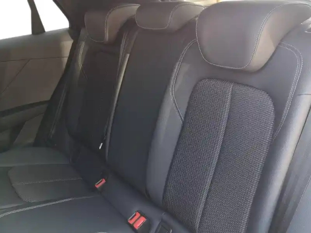 Audi Q2 35 tfsi 150 s tronic 7 — photo 14