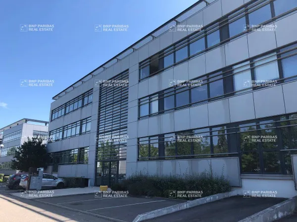 Bureau 2 pièces 318 m²