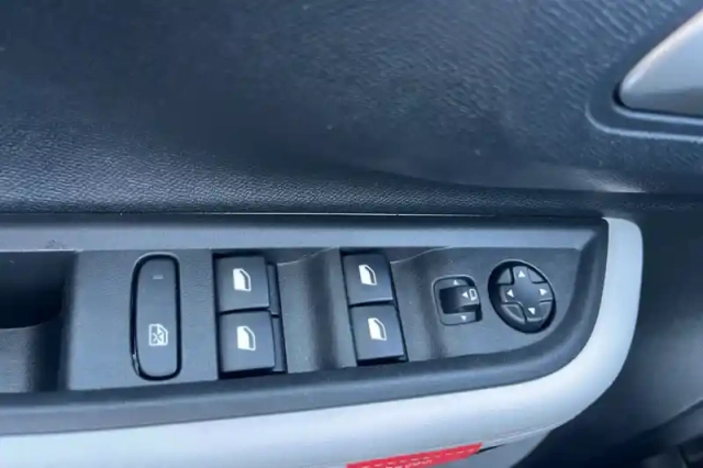Citroën C3 turbo 100 ch manuelle — photo 17