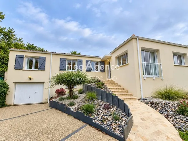 MAISON FAMILIALE de 168 m² - 5 chambres - Sous-sol complet - Aubigny-les-Clouzeaux