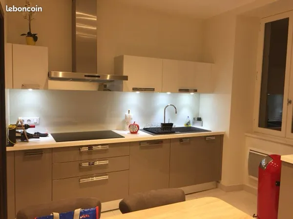 Apparemment duplex hyper centre