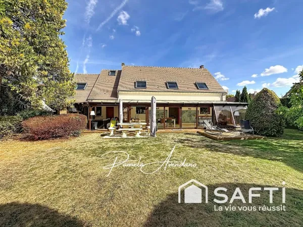 SERVON - MAISON FAMILIALE DE 212 M² - 6 CHAMBRES - TERRAIN 875 M²