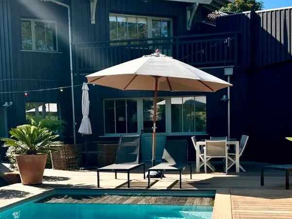 CAP FERRET plage du centre ravissante villa bois 3 chambres avec piscine