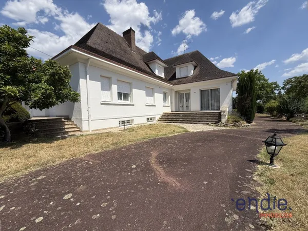 Maison 7 pièces 273 m²
