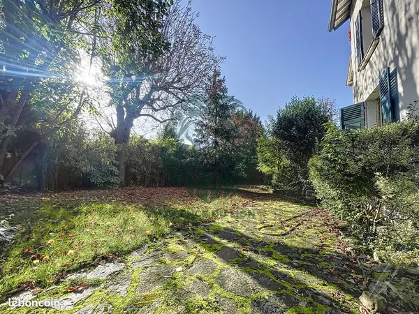 Maison 11 pièces 295 m²