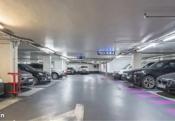 Une place de parking sécurisé et commode