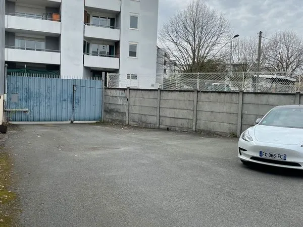 Pkg Bx-Belcier proche gare St Jean