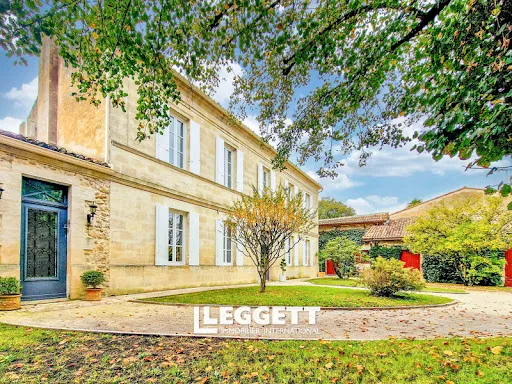 Maison 9 pièces 301 m²