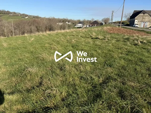 Magnifique Terrain Constructible d'une surface totale de 2380m²