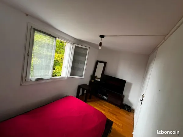 Chambre privative meublée à louer Étampes