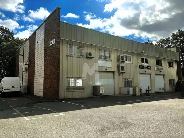 Local d'activité 257 m²