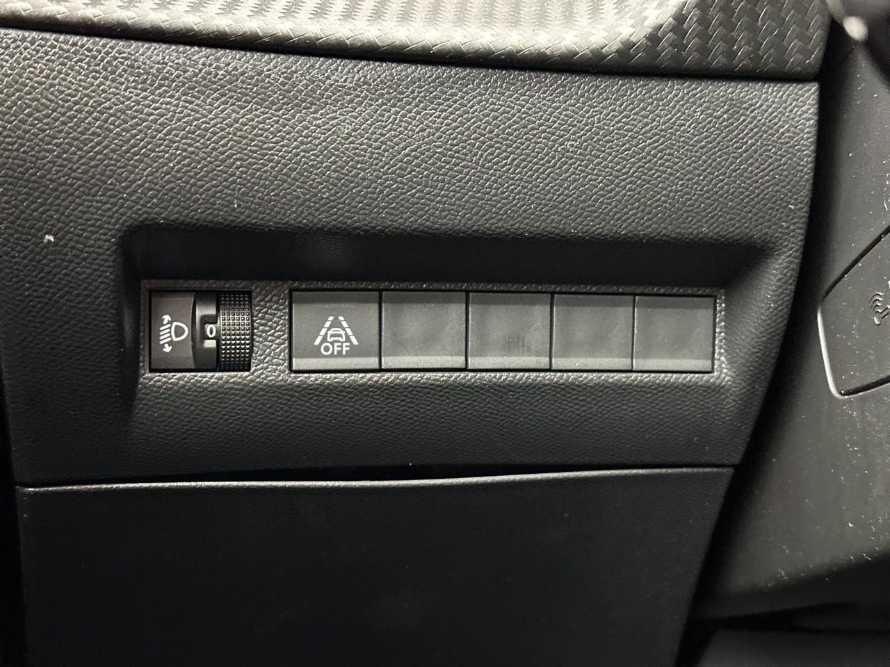 Peugeot 208 puretech 100 s&s bvm6 allure — photo 18