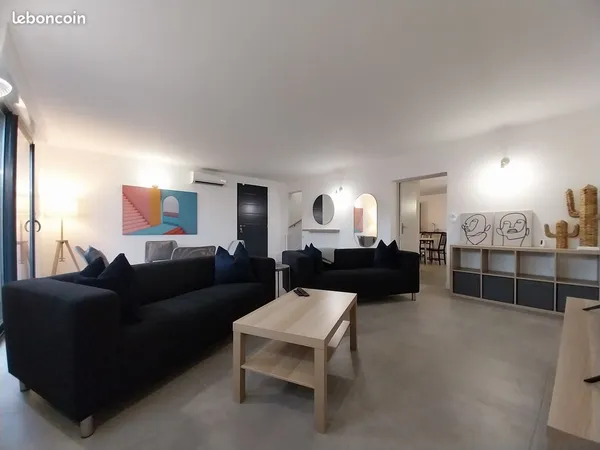 Chambre meublée avec jardin dans colocation
