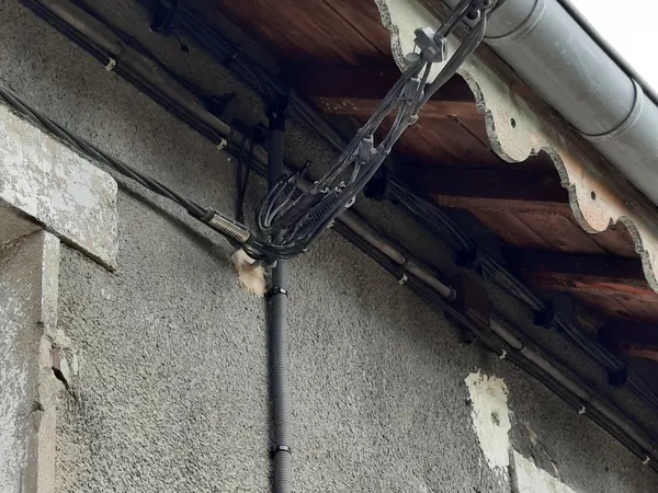 MAISON DE 3 PIECES, CAVE, COMBLES AMENAGEABLE PARKING 3 VL