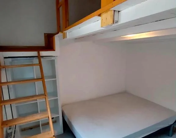 Appartement F2/3 rénové proche RER B