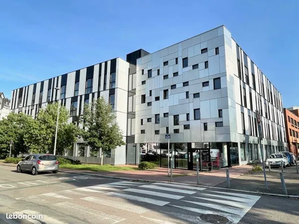 Bureau 1 808 m²
