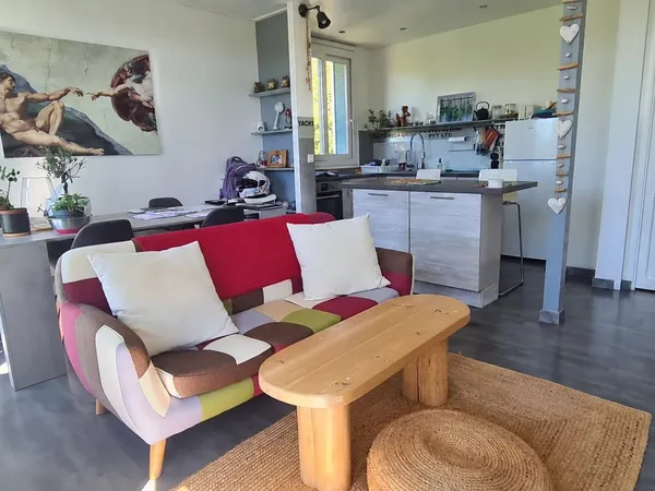 Beau 2 pièces de 48 m² environ avec 2 balcons et parking
