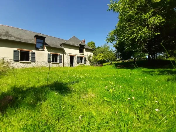 Campagne de Saint Erblon, Longère rénovée de 175m2 entourée