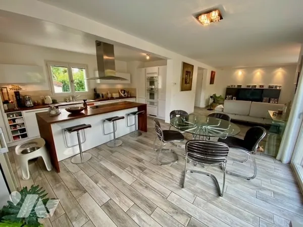Maison 6 pièces 147 m²
