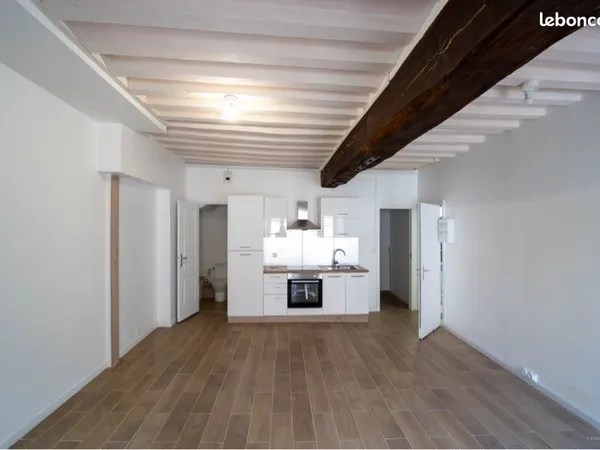 Charmant appartement rénové au coeur de Remlard En Perche