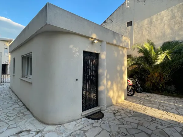 Petite Maison de Ville Individuelle