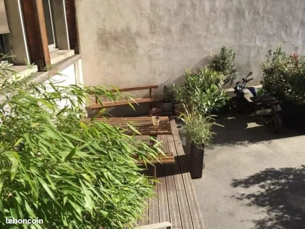 Bureau 601 m²