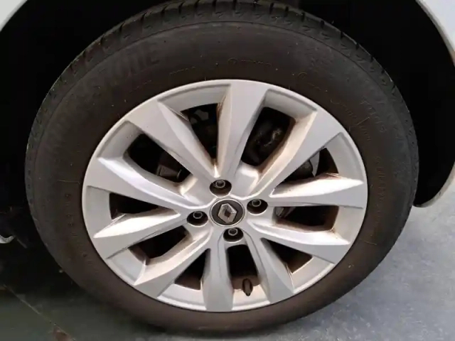 Renault Clio tce 100 — photo 17